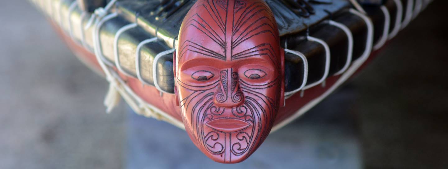 Détail d'une pirogue maori - Nouvelle-Zélande