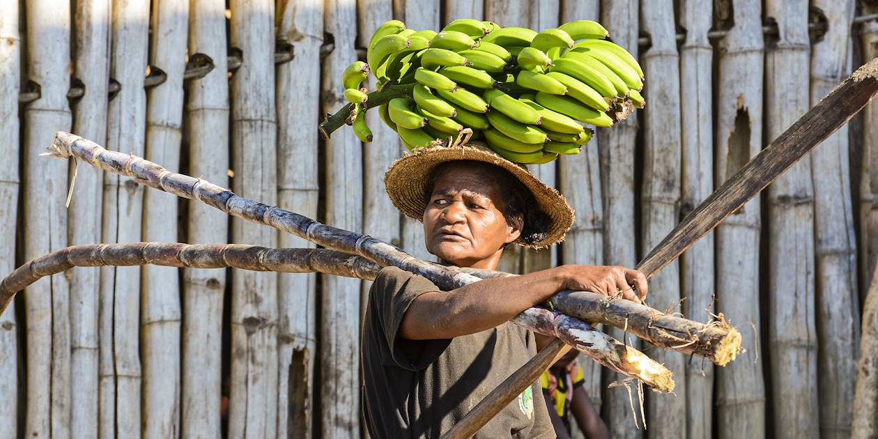 Scène de vie sur un marché - Madagascar