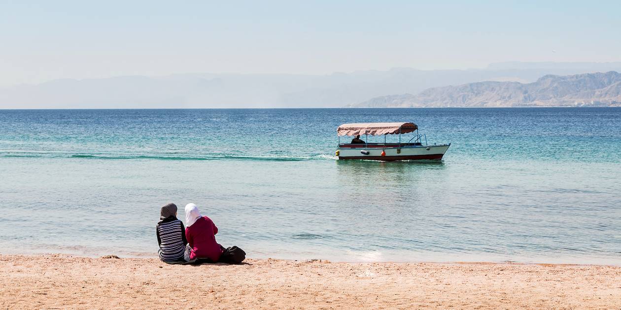 Scène de vie sur une plage d'Aqaba - Jordanie