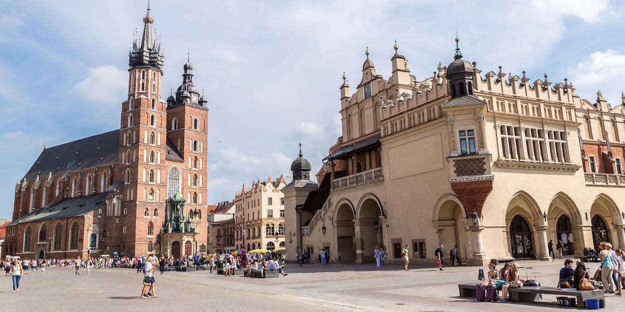 Basilique Sainte Marie sur la Place du Marché de Cracovie - Pologne