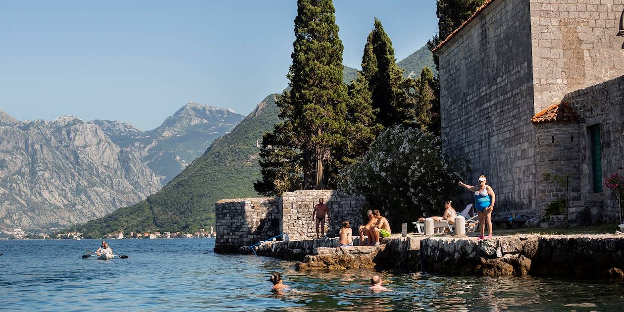 Baignade et kayak à Perast - Bouches de Kotor - Monténégro