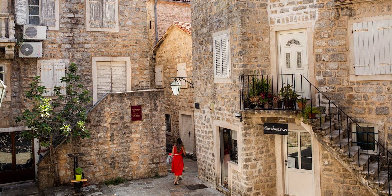 Dans les ruelles de Budva, ville médiévale - Monténégro