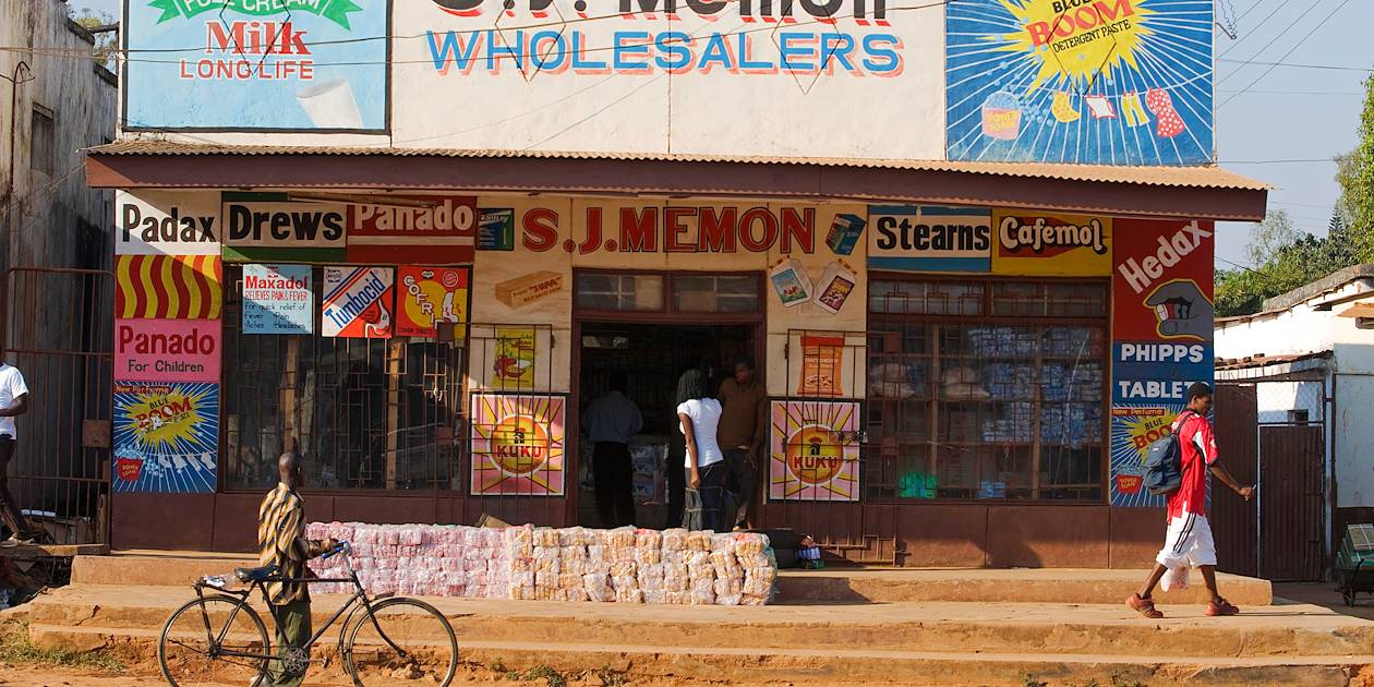 Scène de vie dans une rue commerçante de Lilongwe - Malawi