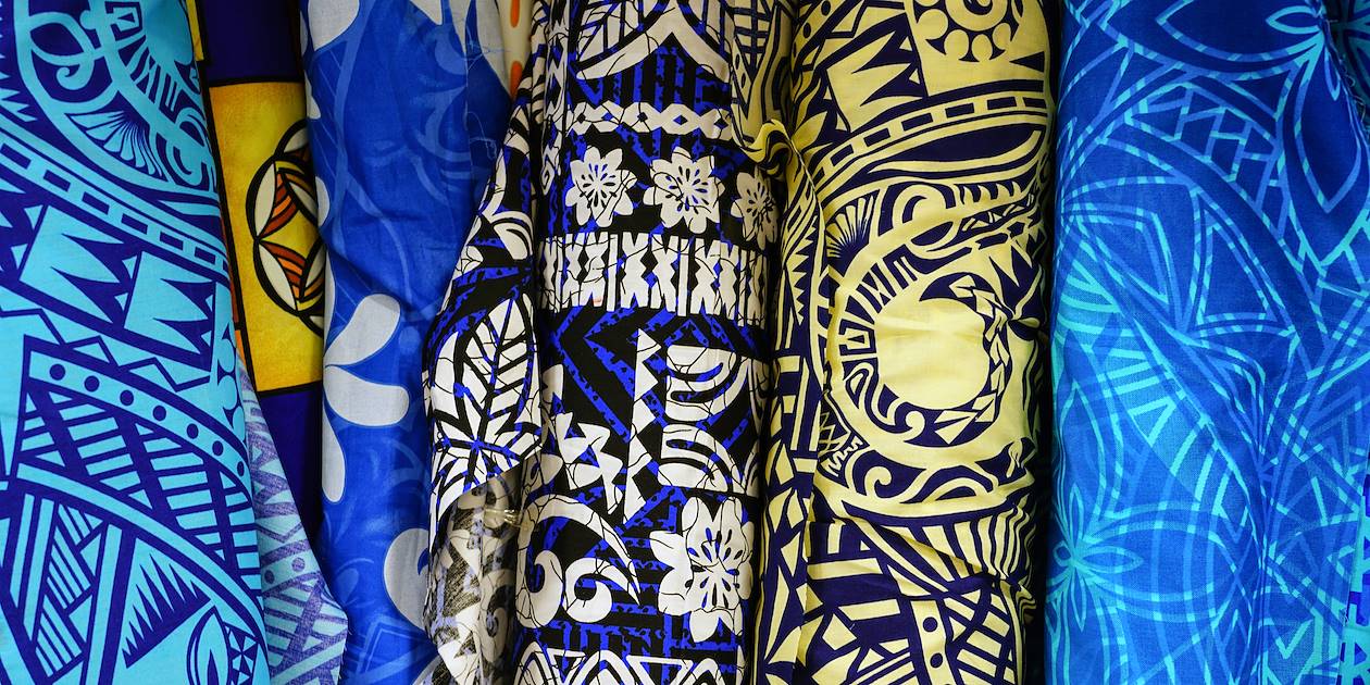 Tissus aux motifs polynésiens traditionnels - Polynésie française