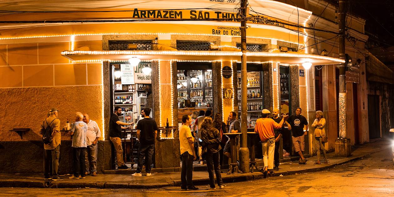Terrasse animée d'un bar - Rio de Janeiro - Brésil