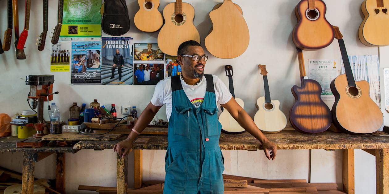Visite de l’atelier du luthier Aniceto Gomes - Mindelo - Île de Sao Vicente - Cap Vert