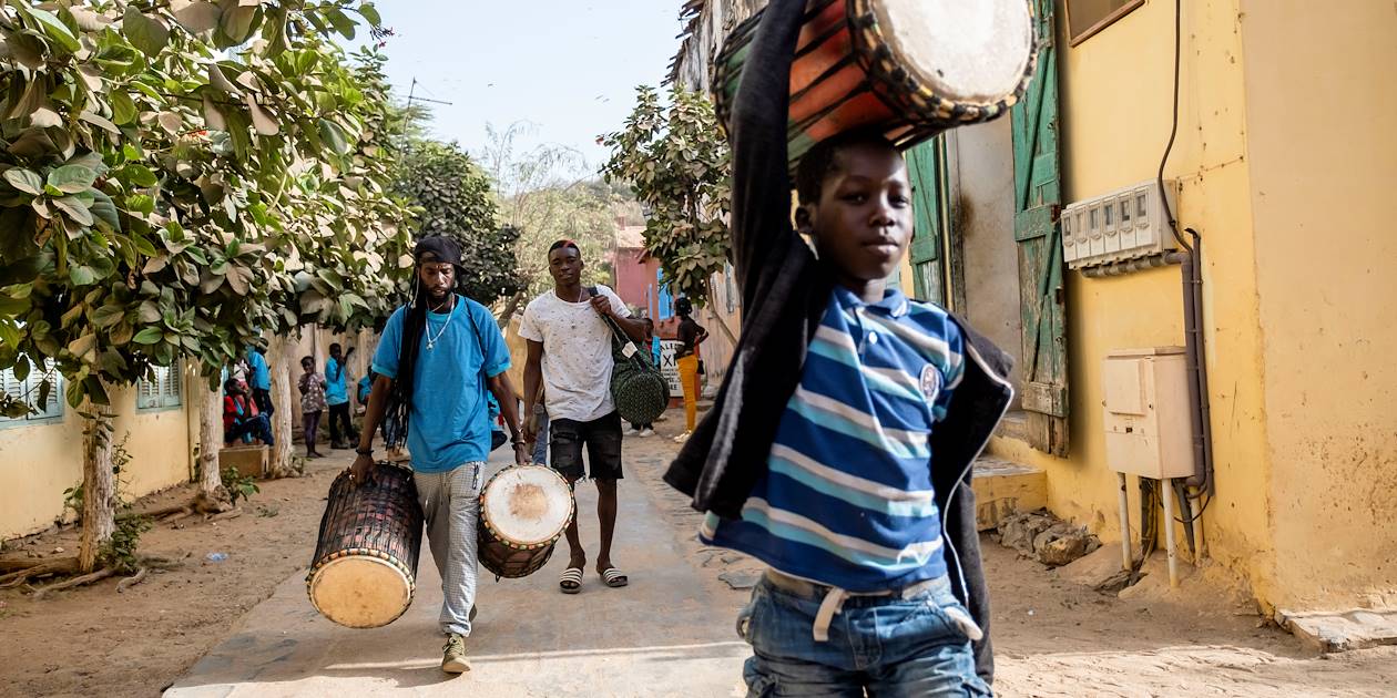 Percussions lors d'une fête traditionnelle - Sénégal
