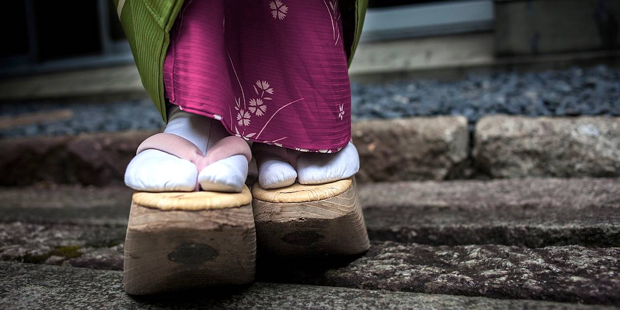 Okobo, souliers traditionnels des geishas - Kyoto - Japon
