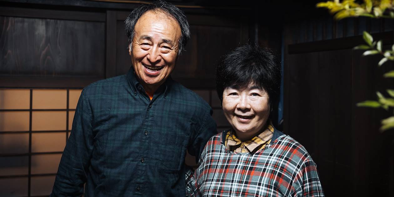 Rencontre avec l'habitant dans un minshuku traditionnel - Gokayama - Japon