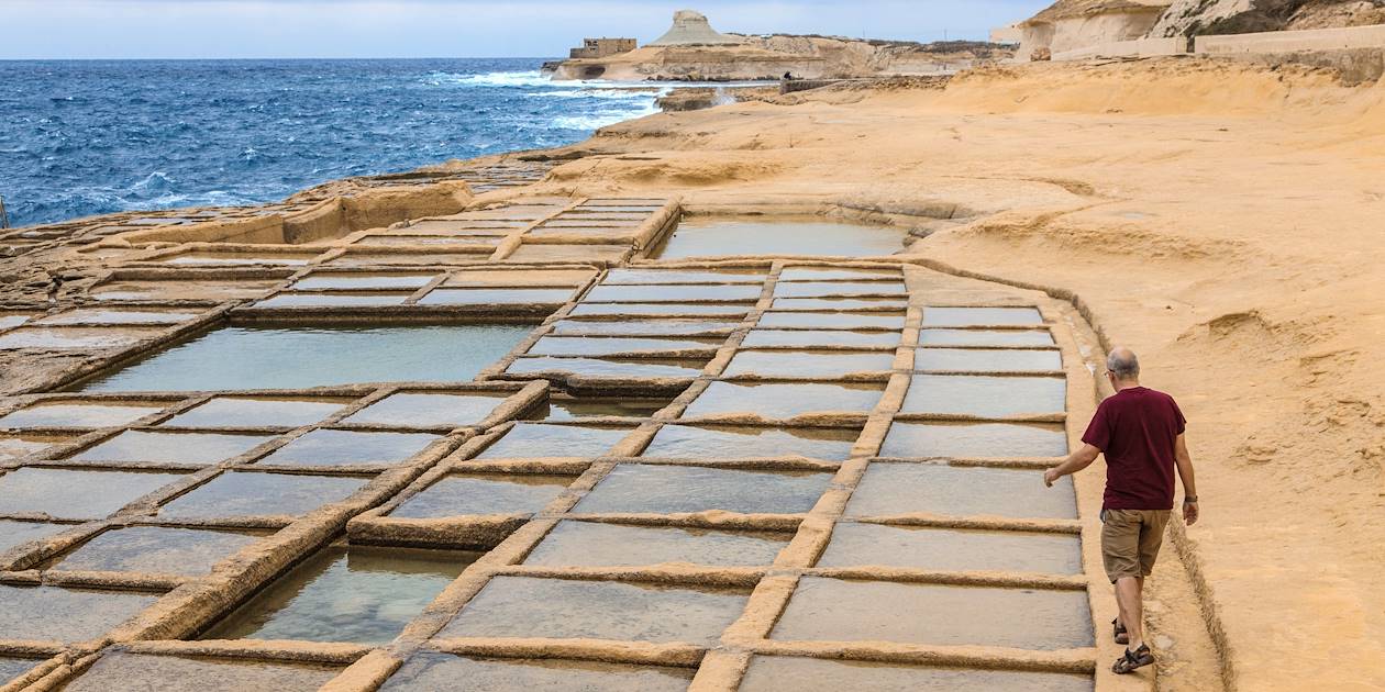 Marais salants sur la baie de Xwejni - Xwejni - Île de Gozo - Malte