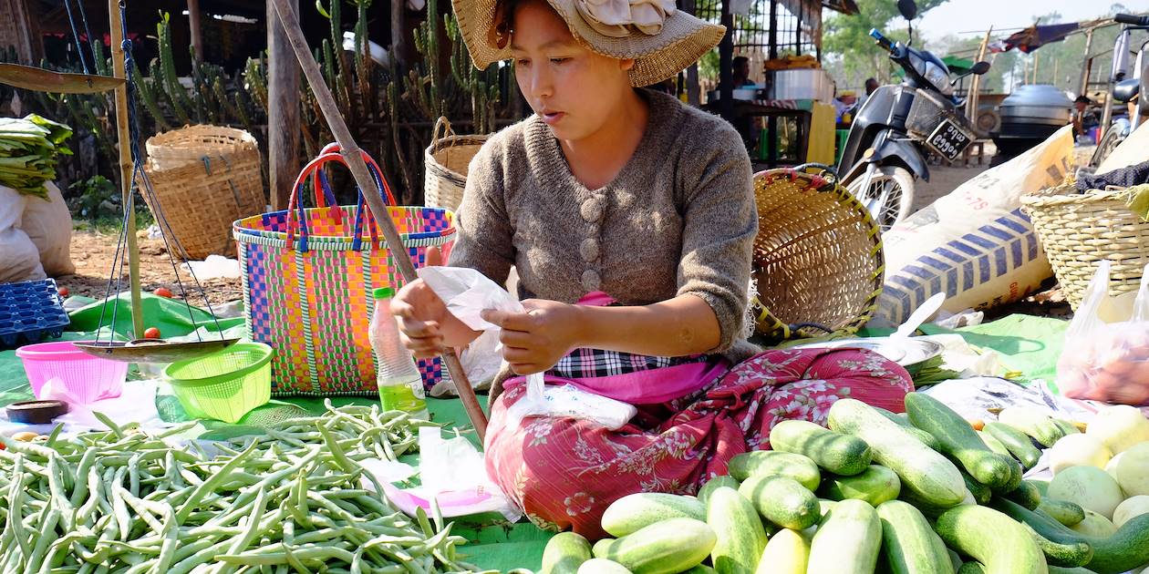 Femme au marché - Lac Inle - Birmanie