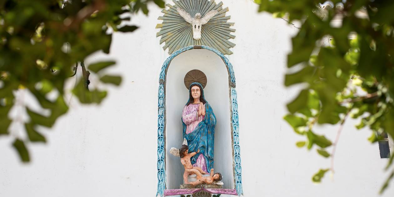 Icône religieuse dans une rue de Ferragudo - Algarve - Portugal