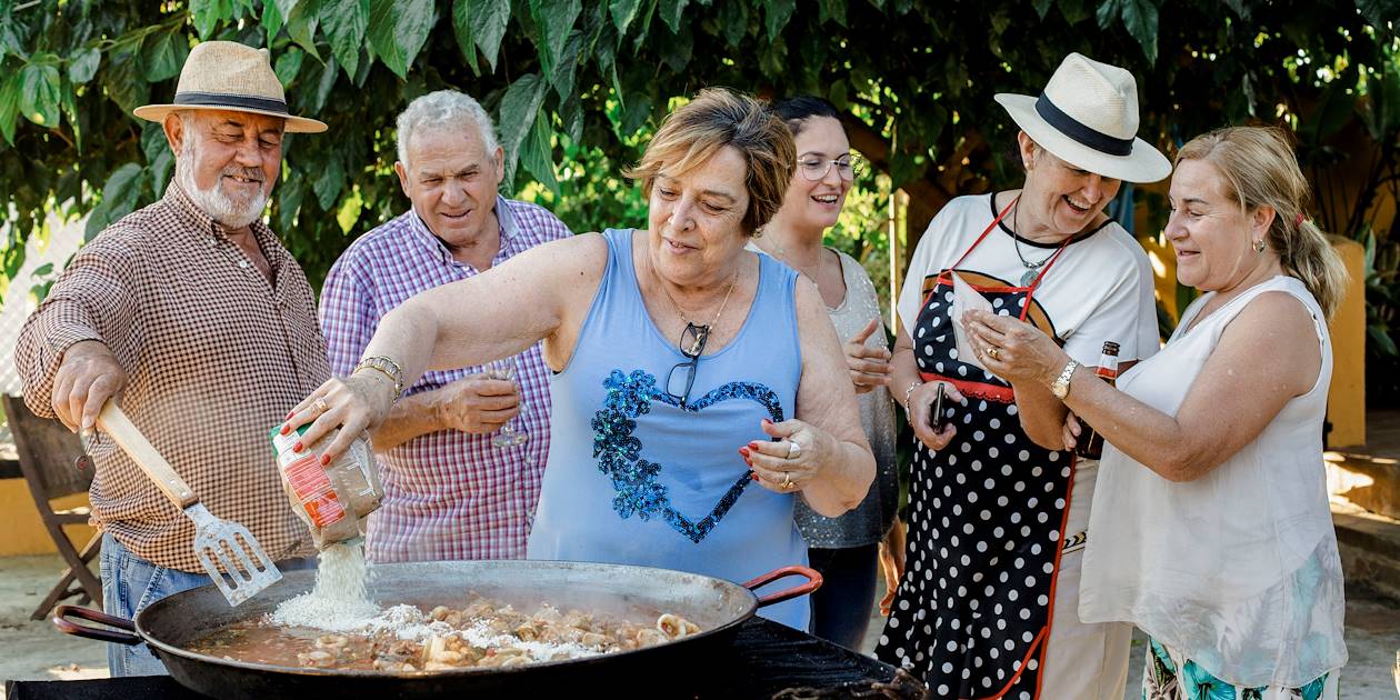Cours de cuisine : préparation de la paëlla - Pizarra - Andalousie - Espagne