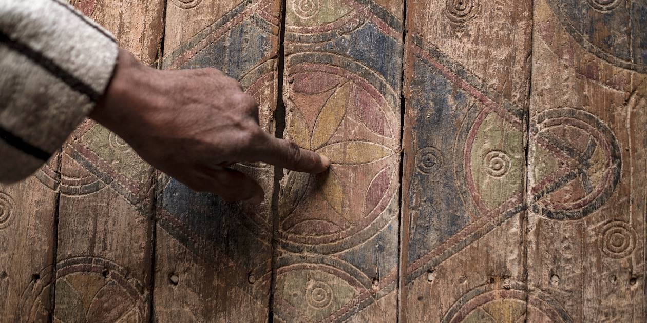 Détail d'une porte en bois chez un antiquaire - Ksar Aït Benhaddou - Maroc