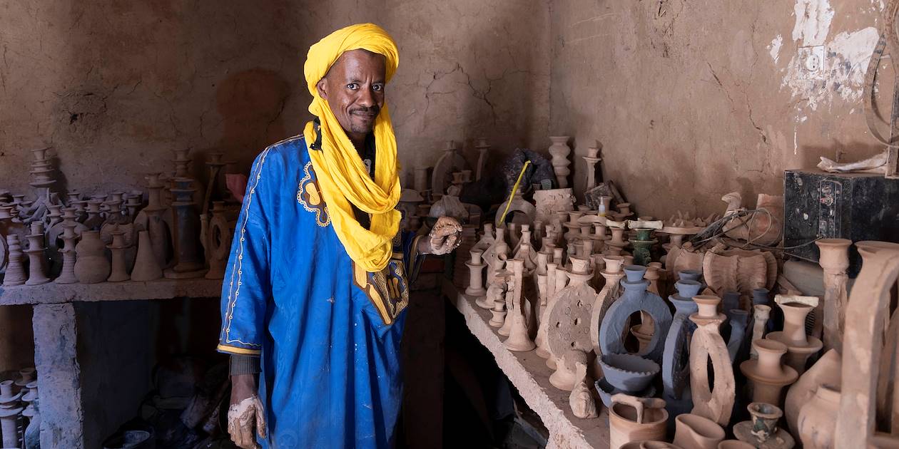 Chez Ait Dani, poterie berbère de Tamegroute : portrait de Said - Vallée du Drâa - Maroc