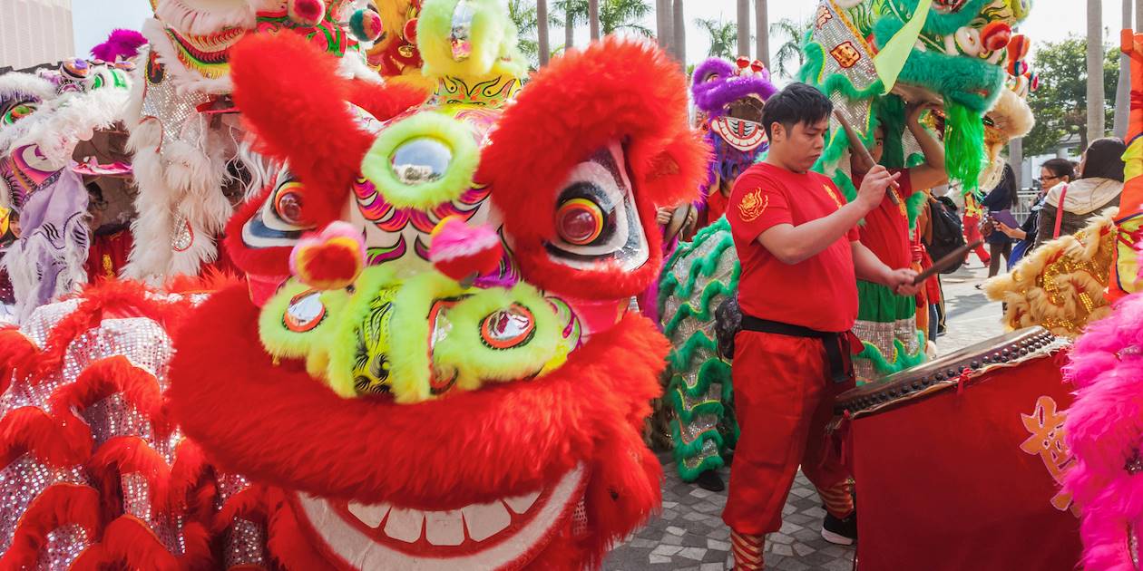 Danse du lion à l'occasion du Nouvel An - Hong Kong - Chine 