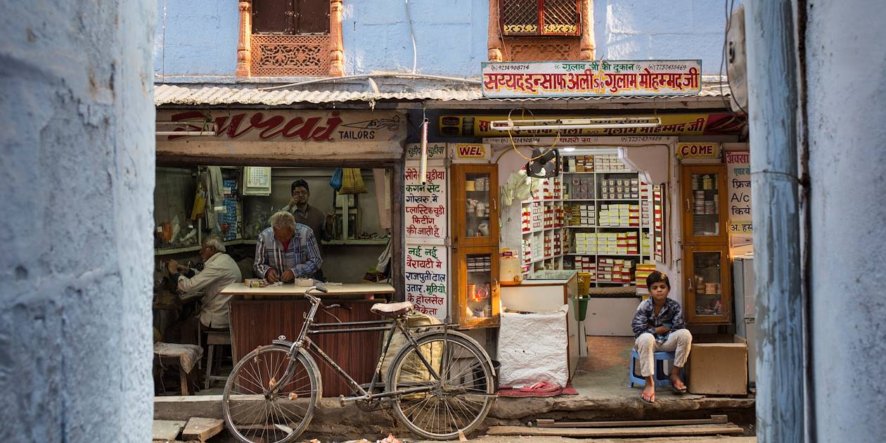 Dans une rue commercante de Jodhpur - Rajasthan - Inde