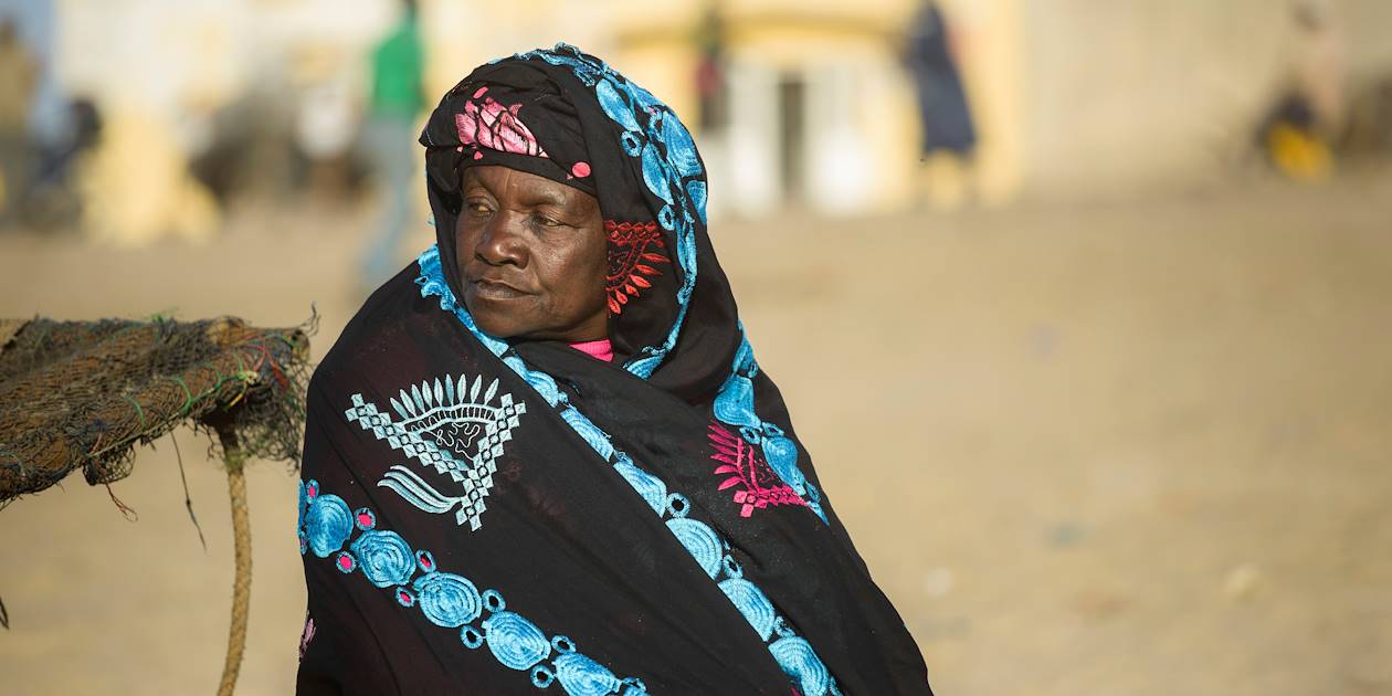 Portrait d'une femme sur la plage de Nouakchott - Mauritanie