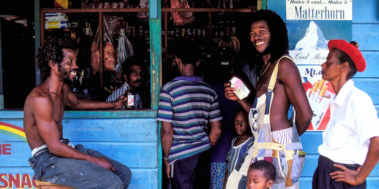 Scène de vie dans un bar de plage - Negril - Jamaïque