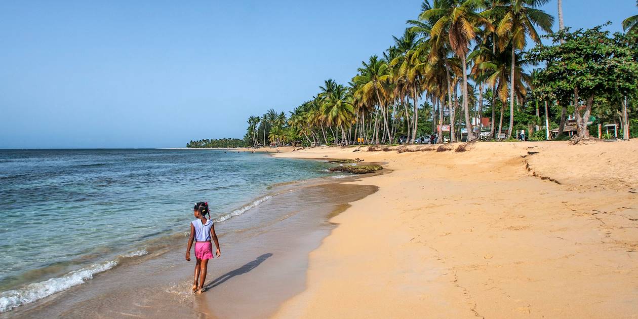 Scène de vie sur une plage de Jamaïque