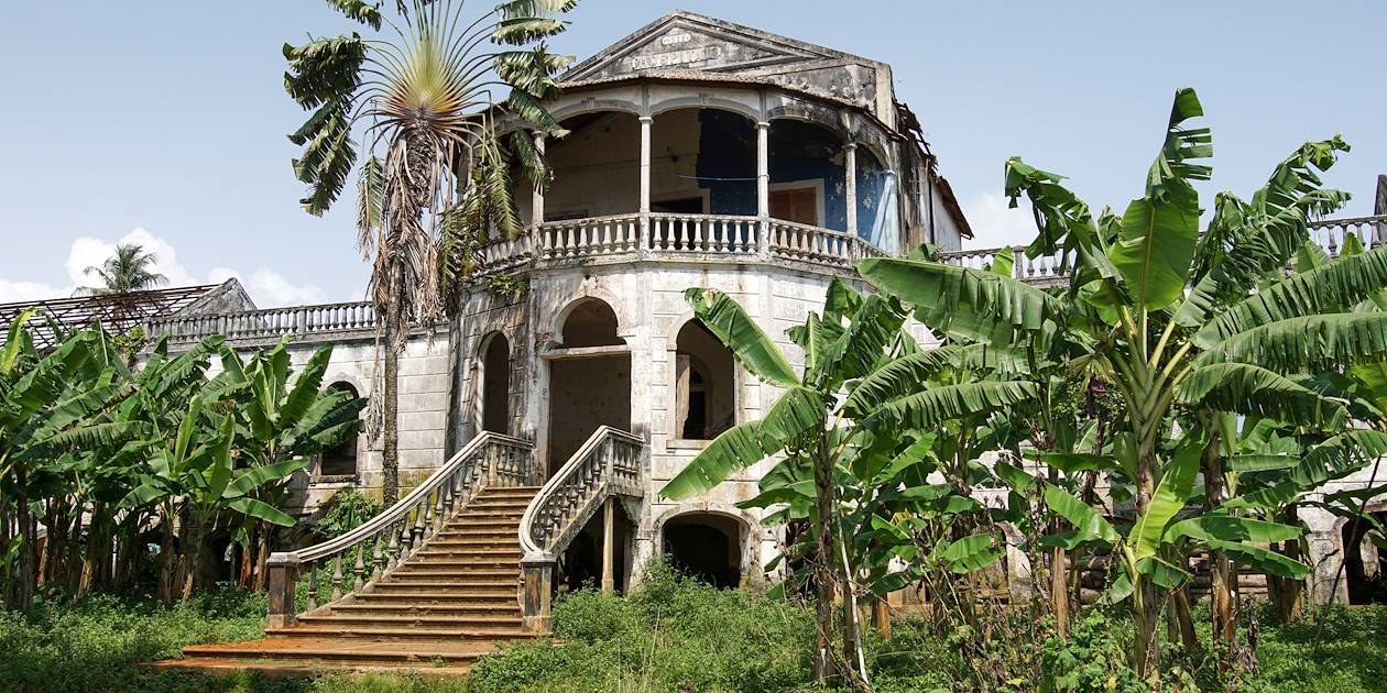 Ruines de l'hôpital de Roca Agua Ize - Sao Tomé-et-Principe