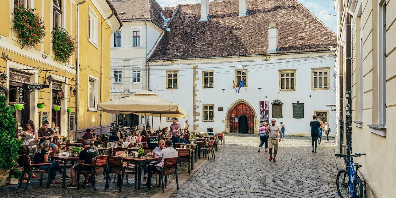 Terrasse dans la vieille ville de Cluj Napoca - Roumanie