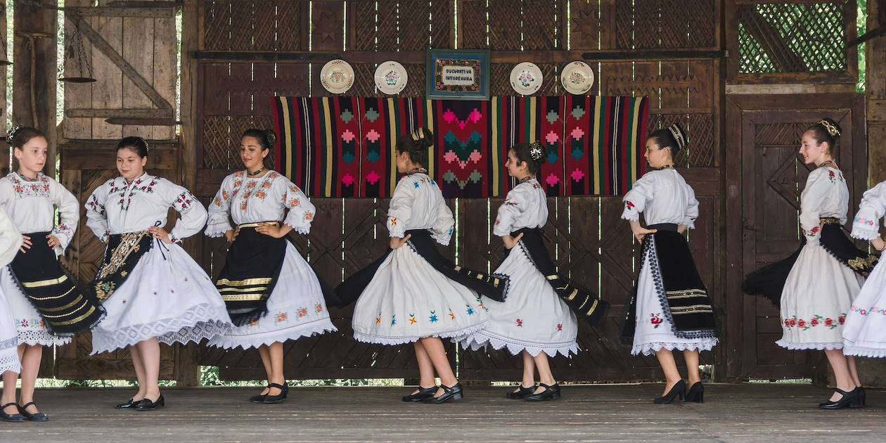 Danse traditionnelle - Transylvanie - Roumanie