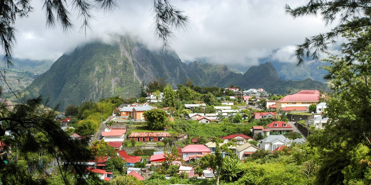 Petit village d'Hell-Bourg au pied du Piton d'Anchaing - Hellbourg - La Réunion