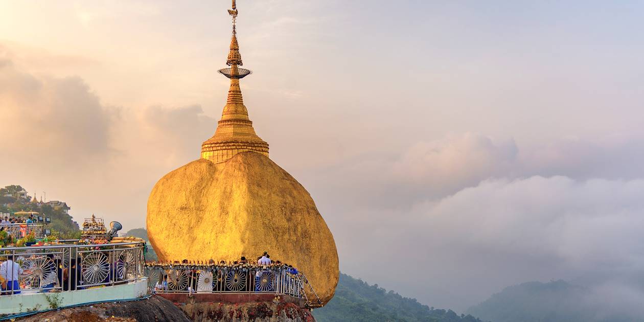 Le Rocher d'Or, ou Pagode de Kyaiktiyo - Birmanie