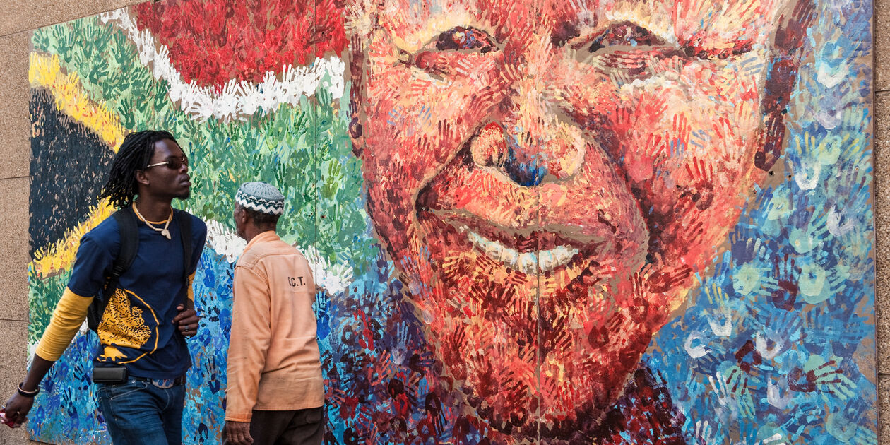 Peinture murale de Nelson Mandela à City Bowl - Le Cap - Afrique du Sud