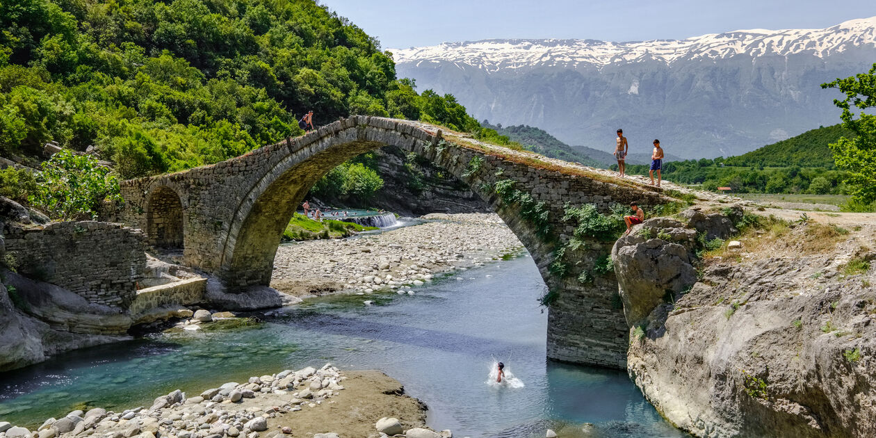 Pont Ura e Kadiut et les thermes de Benjë - Permet - Albanie