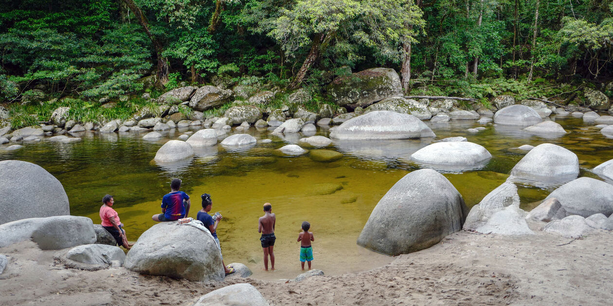 Rivière dans la forêt de Daintree - Le Queensland - Australie