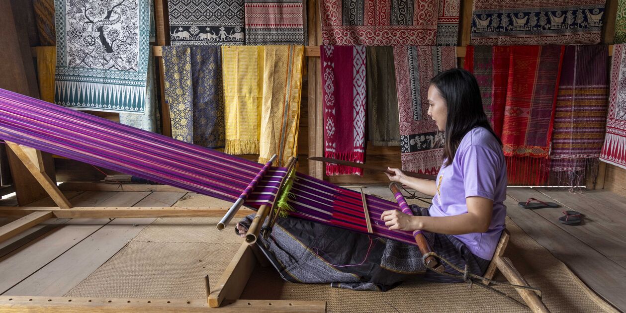 Tissage traditionnel sur l'île de Bali - Indonésie