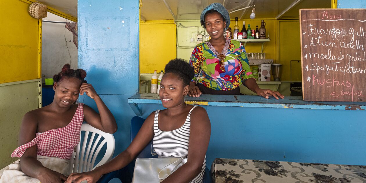 Rencontre dans un restaurant de Tarrafal sur l'île de Santiago - Cap-Vert