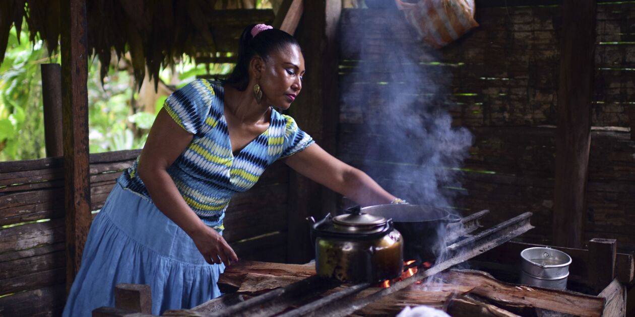 Cuisine dans la communauté Bribri - province de Limon - Costa Rica.