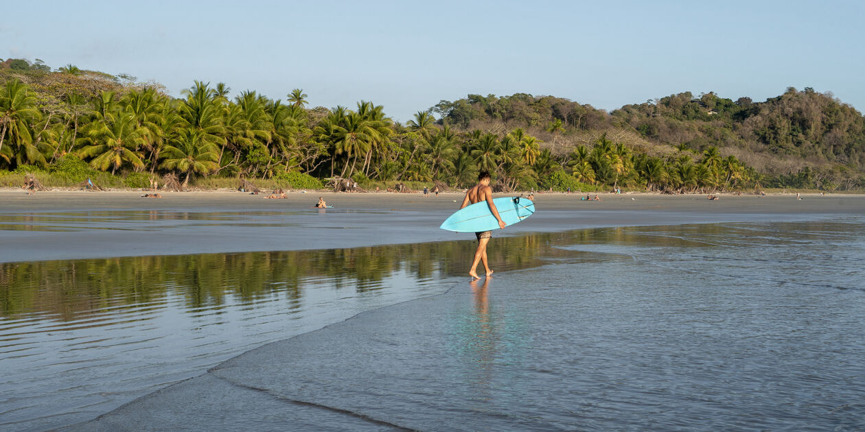 Surfeur à Playa Hermosa - Costa Rica
