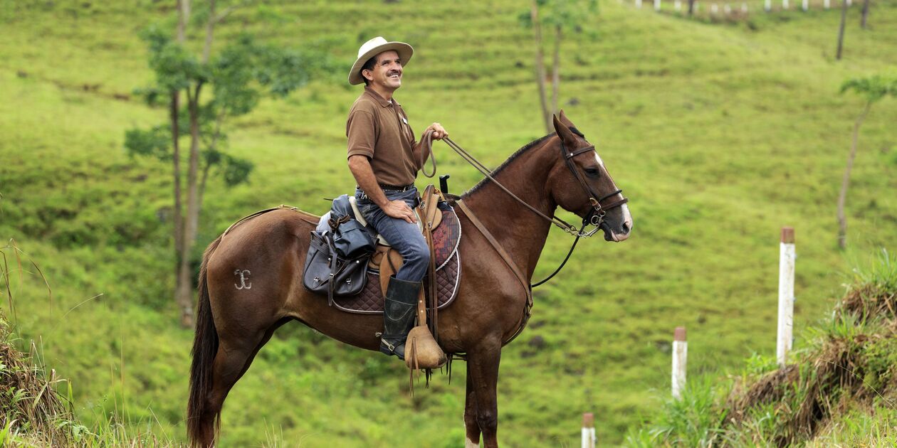 Homme à cheval près d'une hacienda - Santa Teresa - San José - Costa Rica