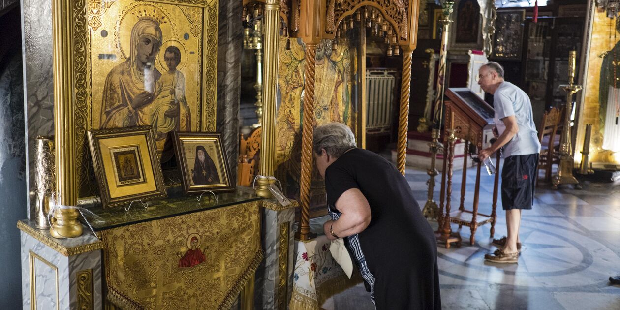 Intérieur d'une église de la ville - Nauplie - Péloponnèse - Grèce
