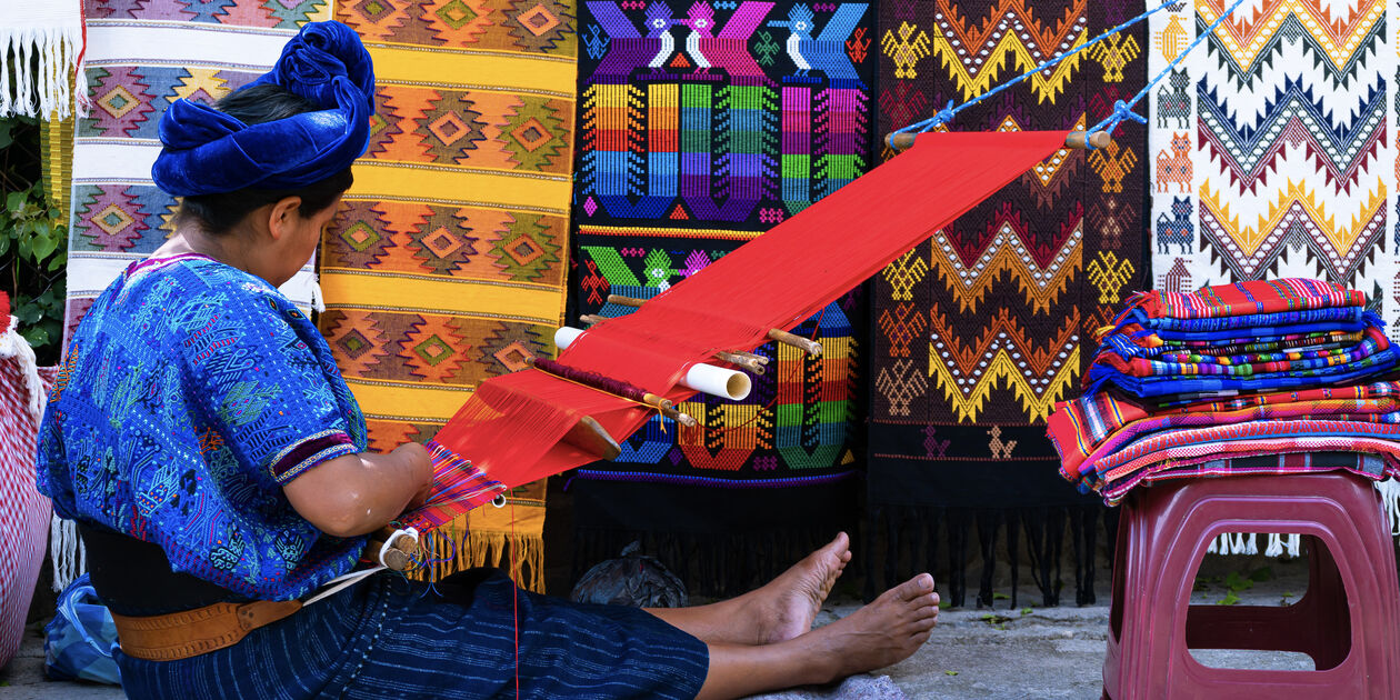 Artisanat dans les rues de San Antonio Palopo - Guatemala