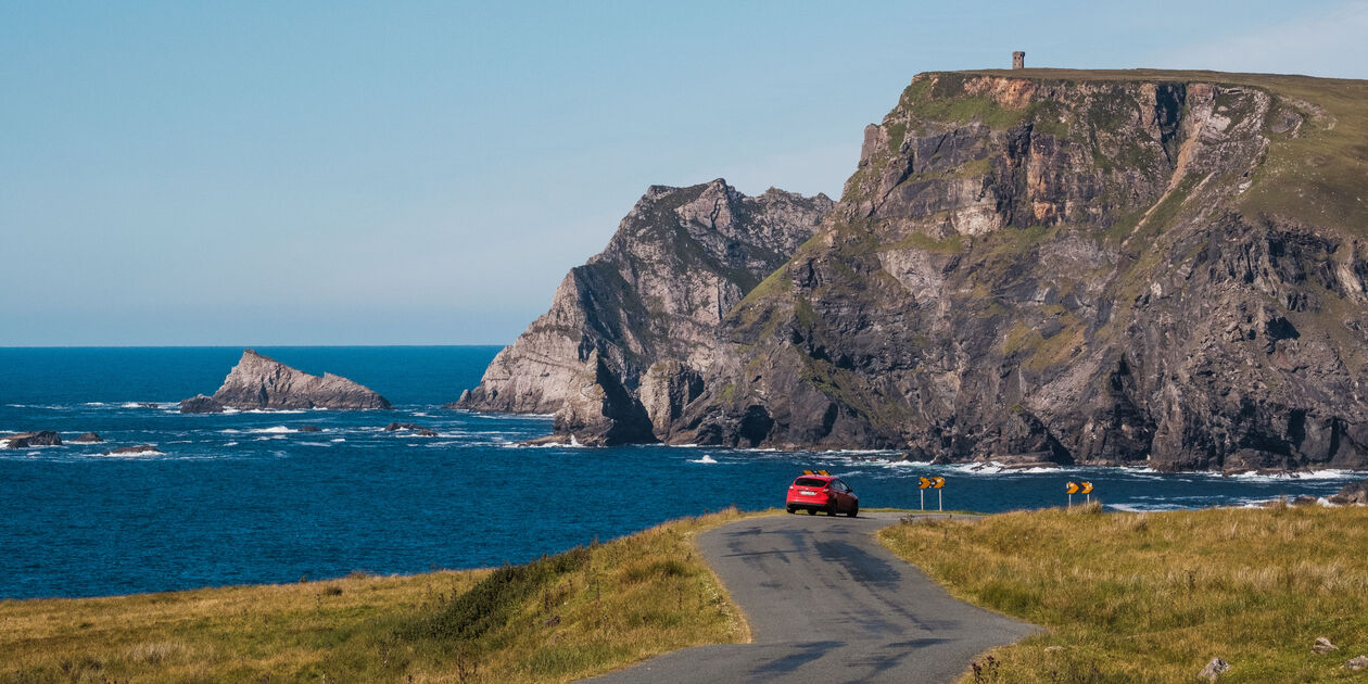 La route côtiere entre Glencolumbkille et Malin Beg - Comté de Donegal - Irlande