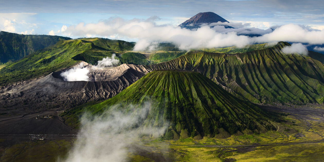 Volcans Bromo, Batok et Semeru dans le Parc National de Bromo Tengger Semeru - Île de Java - Indonésie