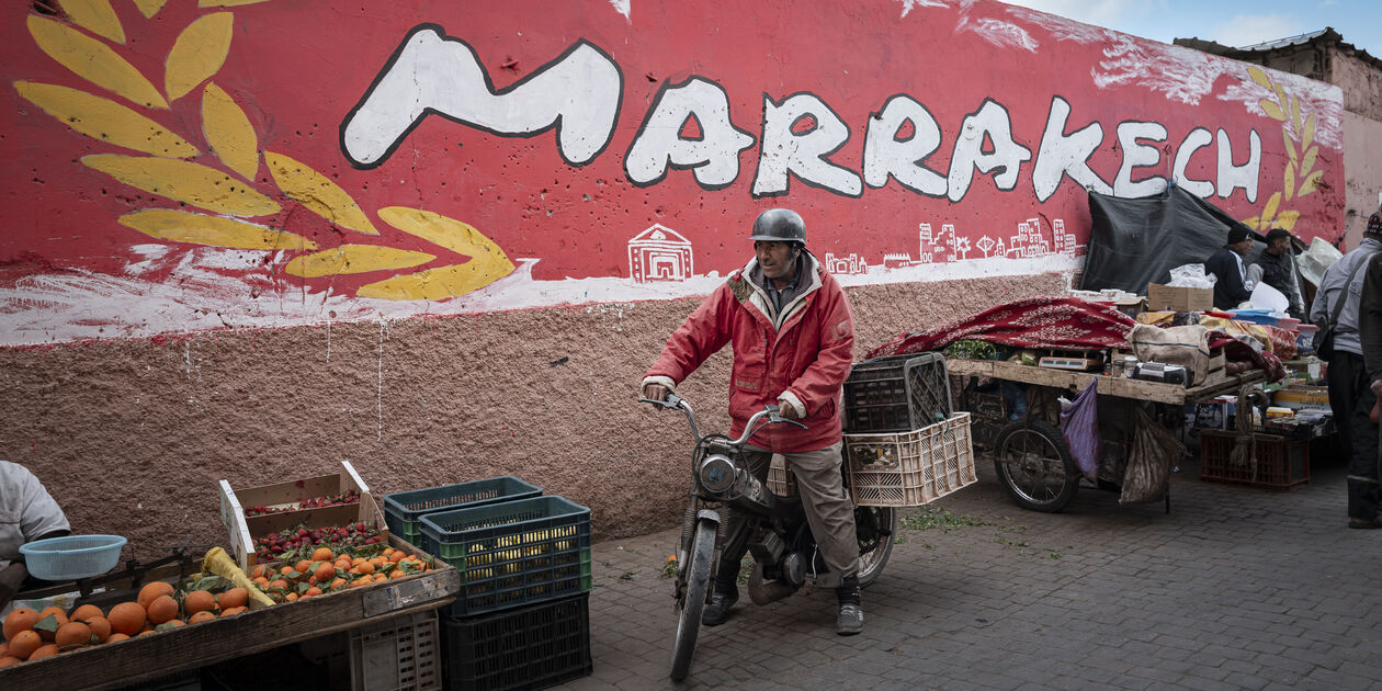 Scène de vie sur un marché de la médina - Marrakech - Maroc