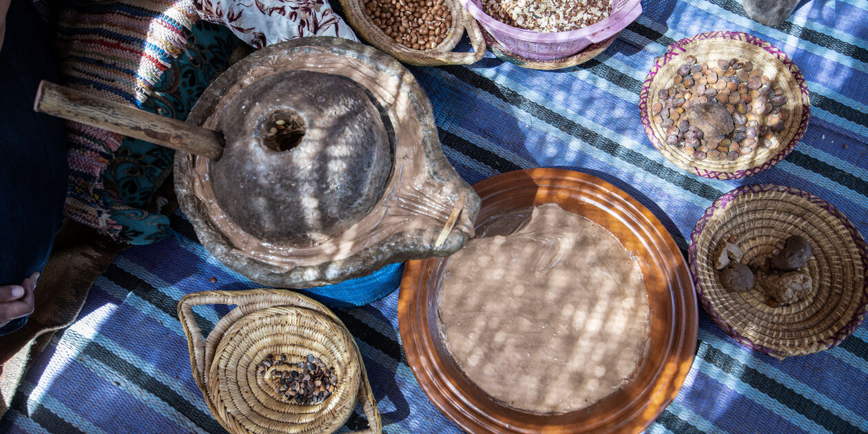 Fabrication de l'huile d'argan - Maroc