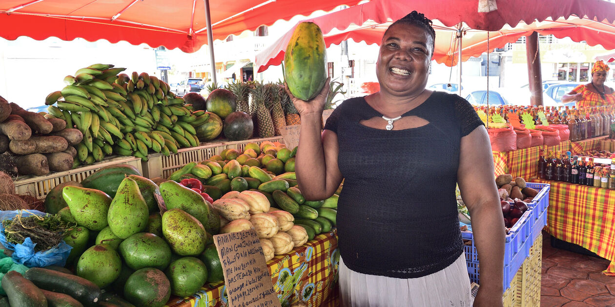 Rencontre avec les locaux sur le marché de Saint Pierre - Martinique