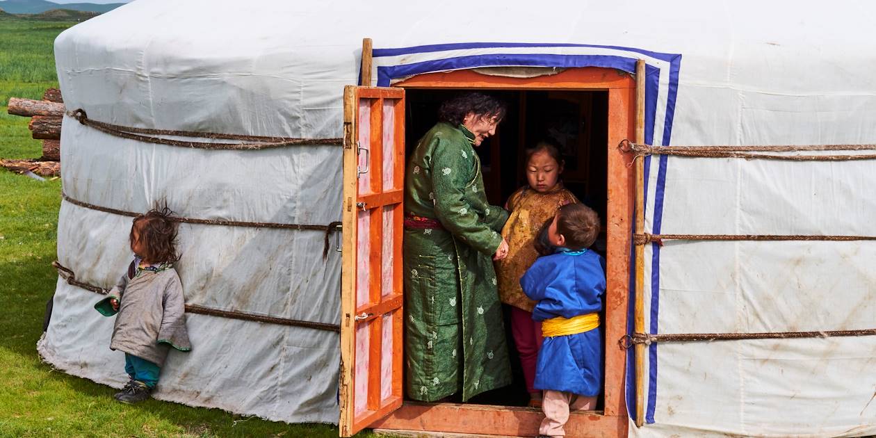 Campement d'éleveurs nomades dans la Vallée de l'Orkhon - Mongolie