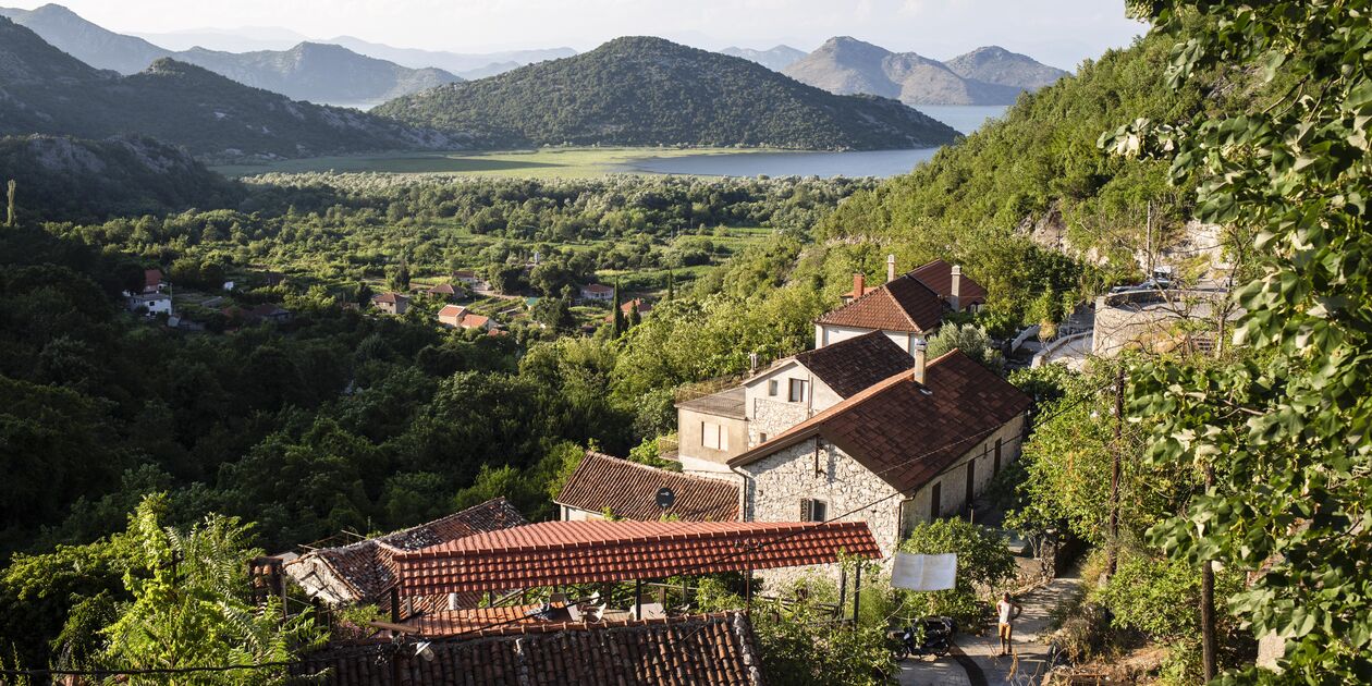 Visite du village médiéval de Godinje aux côtés de Misko Lekovic - Godinje - Monténégro
