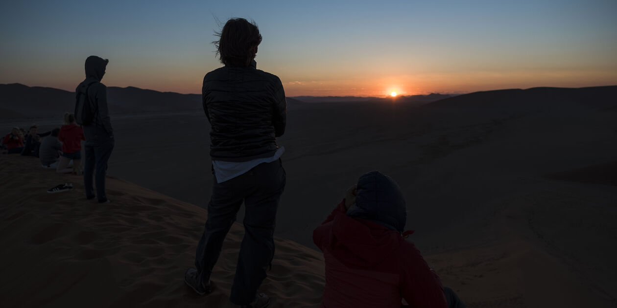 Désert de Sossusvlei : lever de soleil sur la Dune 45 - Désert du Namib - Namib Naukluft - Namibie