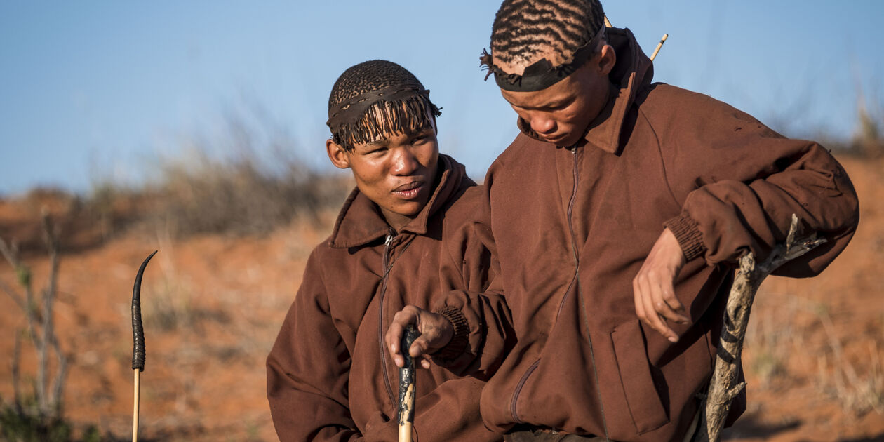 Rencontre avec des bushmen, de la communauté San - Désert du Kalahari - Namibie
