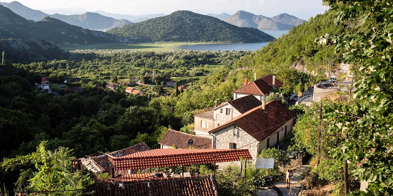 Visite du village médiéval de Godinje aux côtés de Misko Lekovic - Godinje - Monténégro