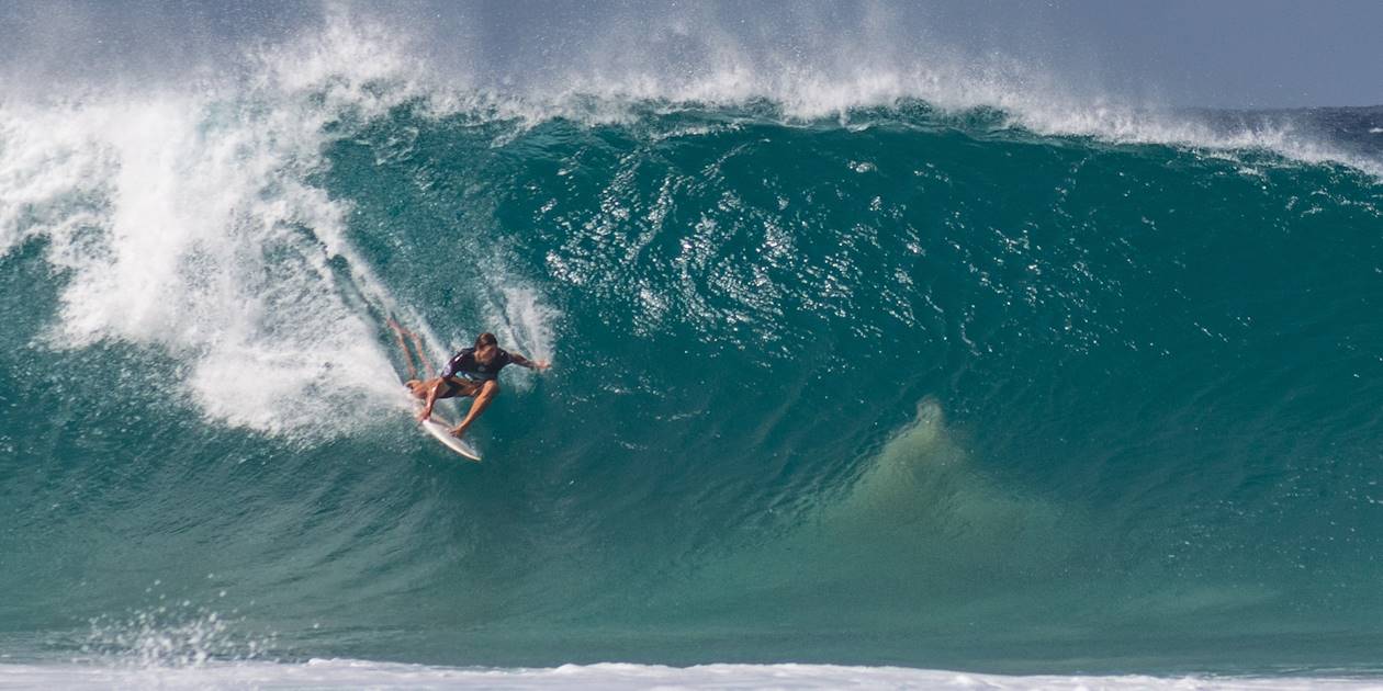 Surf à Pipeline Beach - Oahu - Hawaï - Etats-Unis